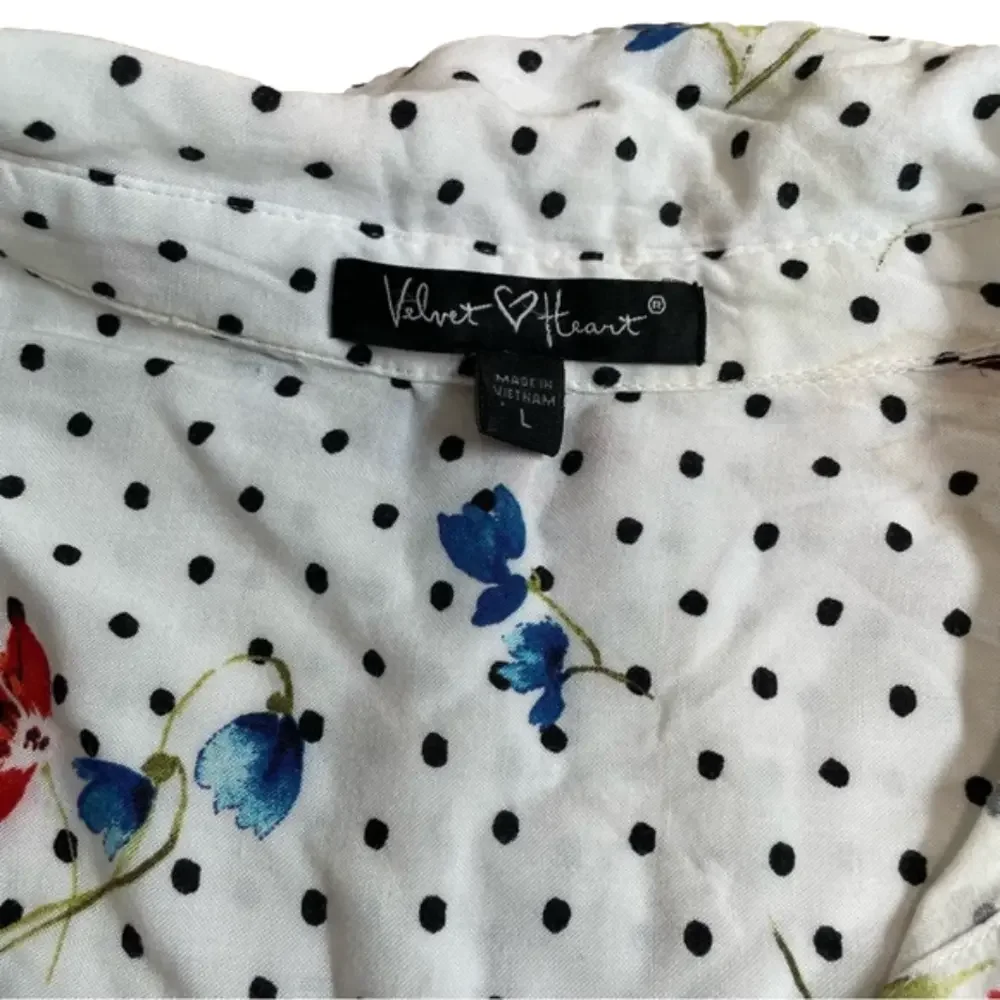 Velvet Heart Floral and Polka Dot White Button Up Long Shirt Size Large - Picture 3 of 7